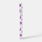 Jacobean Floral Herhaal Patroon Pinks op Wit iPhone 15 Case (Linkerkant)