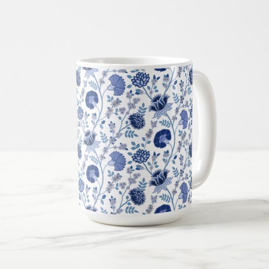 Jacobean Floral Pattern Blues op wit Koffiemok (Voorkant rechts)