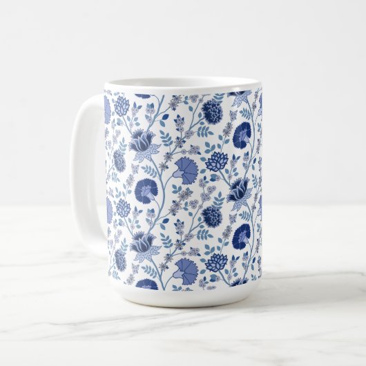 Jacobean Floral Pattern Blues op wit Koffiemok (Voorkant links)
