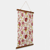Jacobean Floral Pattern Reds Pinks Gold Cream Hangend Wandkleed (Gebogen)