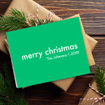 Jade Green kerst | Kortstondig trilmiddel Feestdagen Kaart<br><div class="desc">Eenvoudig, stijlvol "vrolijk kerstfeest" citeert het wenskaart met moderne typografie in het wit op een heldere groene achtergrond in een minimalistisch schandalig design. De kaart kan gemakkelijk worden gepersonaliseerd met uw eigen feestelijke groet, familienaam en jaar om een echt op maat gemaakte kerstfeestkaart te maken voor het feestseizoen! Het binnenste...</div>