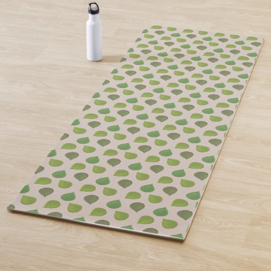 Jadeboombladeren op beige yogamat (In situ)