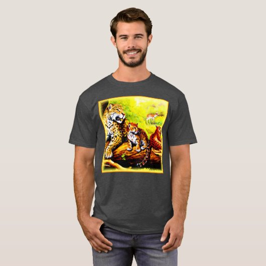 Jaguar Mam en Cubs die zich in Oerwoud verschuilen T-shirt (Voorkant volledig)