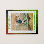 Jamaicaanse vrouw die Cassave op Boerderij slaat Legpuzzel (Horizontaal)