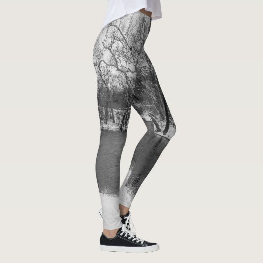 James River Cuts Back Grayscale Leggings (Rechts)