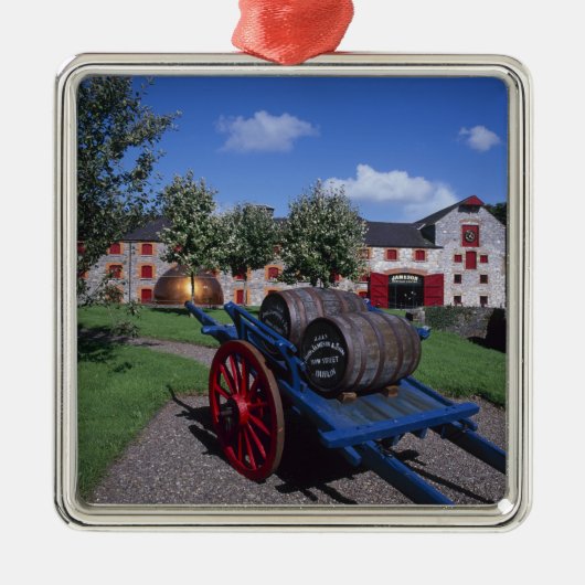 Jamesons Whisky Erfgoedcentrum, Midleton, Metalen Ornament (Voorkant)