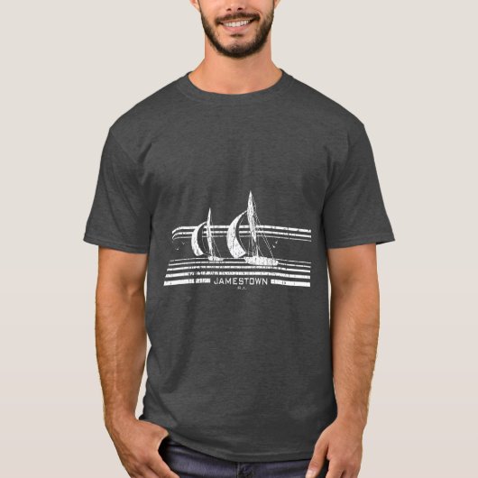 Jamestown RI Sailboat 70s Grafisch T-shirt (Voorkant)