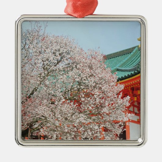 Japan, Kyoto. Cherry-bloesem van Shinto Metalen Ornament (Voorkant)
