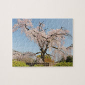 Japan, Kyoto. De kersenboom onder de blauwe hemel Legpuzzel (Horizontaal)