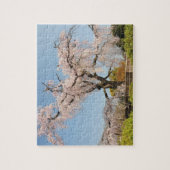 Japan, Kyoto. De kersenboom onder de blauwe hemel Legpuzzel (Verticaal)
