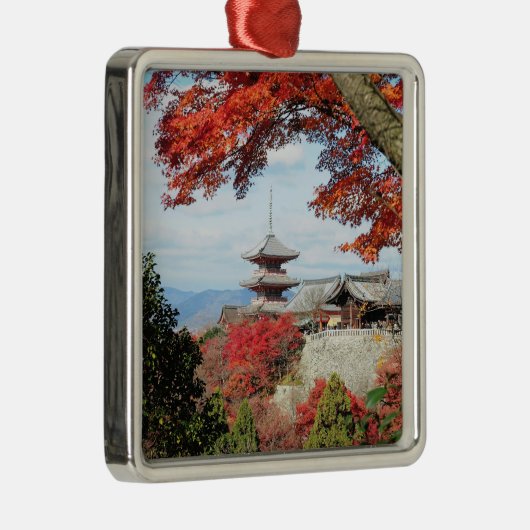 Japan, Kyoto. Kiyomizu-tempel in de herfstkleur Metalen Ornament (Rechts)