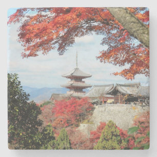 Japan, Kyoto. Kiyomizu-tempel in de herfstkleur Stenen Onderzetter
