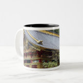 Japan, Nikko. Toshogu Shrine en mausoleum in 2 Tweekleurige Koffiemok (Voorkant links)