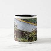 Japan, Nikko. Toshogu Shrine en mausoleum in 2 Tweekleurige Koffiemok (Center)