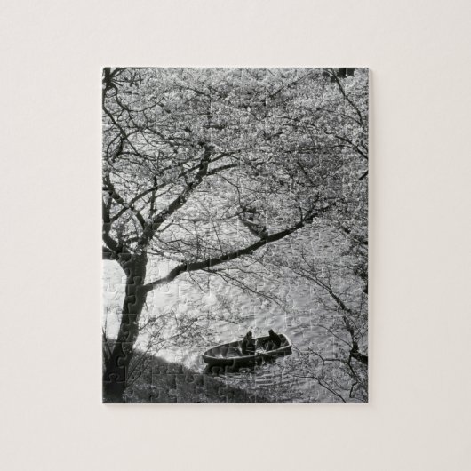 Japan, Tokio. Cherry-bloesems in het keizerrijk Legpuzzel (Verticaal)