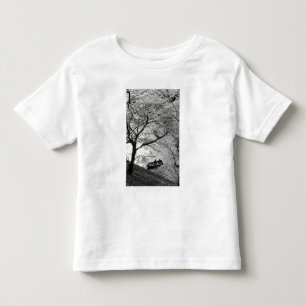 Japan, Tokio. Kersenbloesem in het Keizerlijk Kinder Shirts