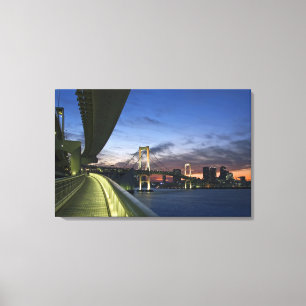 Japan. Tokio. Regenboogbrug in de Baai van Tokio. Canvas Afdruk