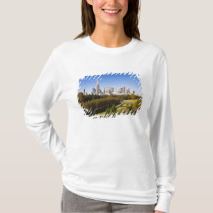 Japan. Tokio. Shinjuku District Skyline en T-shirt