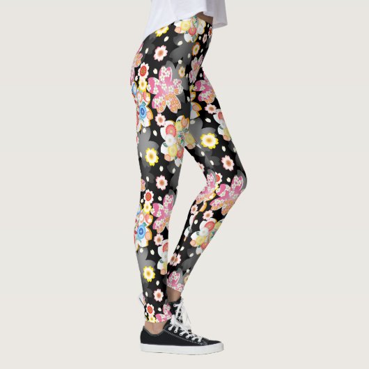 Japanese Background with Cherry Blossoms and Balls Leggings (Rechts)