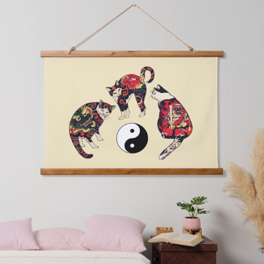 JAPANESE CATS, DRAGON RED DEVIL TATTOOS, YIN YANG HANGEND WANDKLEED (Slaapkamer)