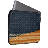 Japanese Tortoise and Diamond Pattern Gold Navy Laptop Sleeve (Voorkant Rechts)
