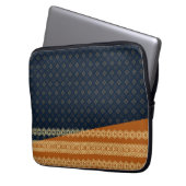 Japanese Tortoise and Diamond Pattern Gold Navy Laptop Sleeve (Voorkant Links)