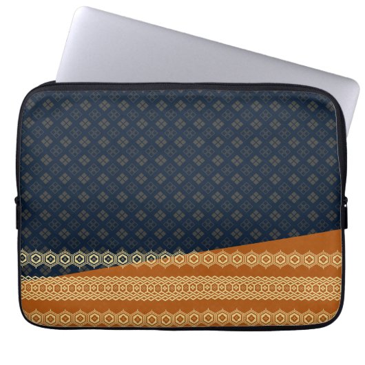 Japanese Tortoise and Diamond Pattern Gold Navy Laptop Sleeve (Voorkant)