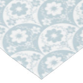 Japans bloempatroon in zachte blauwe en witte tint tafelkleed (Gekanteld)