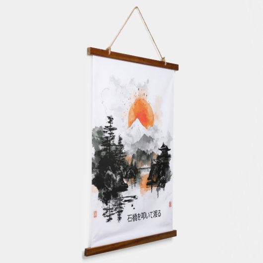 Japans spreekwoord kloppen op een stenen brug hangend wandkleed (Gebogen)