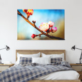 Japanse abrikozenbloesem en de blauwe heldere heme canvas afdruk (Insitu (Slaapkamer))