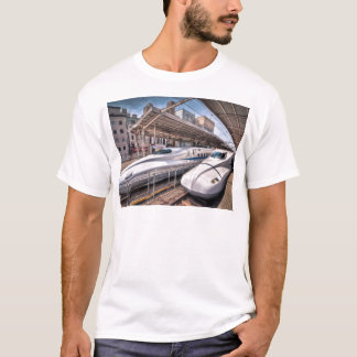 Japanse bullettreinen op station Tokyo T-shirt