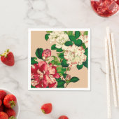  Japanse Camellias. Diep roze op beige Servet (Insitu)