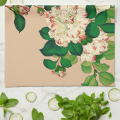  Japanse Camellias. Diep roze op beige Theedoek (Gevouwen)