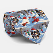 Japanse Chin loopt in de sneeuw met kerst Pet Stropdas (Opgerold)