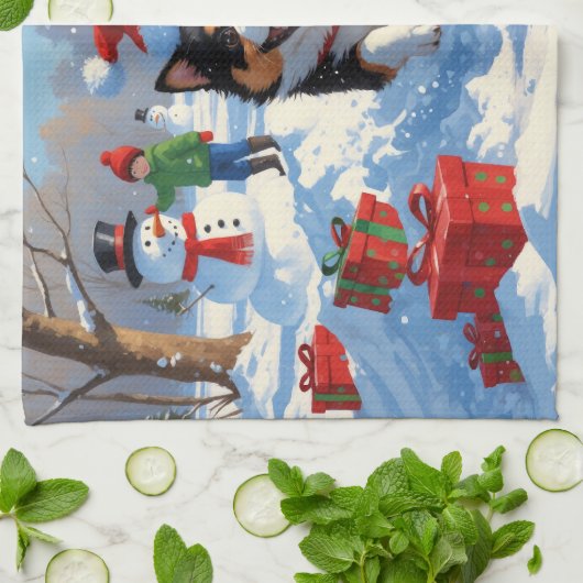 Japanse Chin loopt in de sneeuw met kerst Pet Theedoek (Gevouwen)