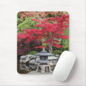 Japanse Garden Pond Lantern en Red Leaves Foto Muismat (Met muis)