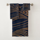 Japanse golven Pattern Navy Blue en Gold Brown Bad Handdoek (Insitu)