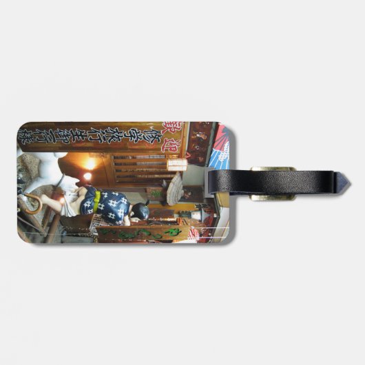 Japanse Humor - Dog Pulling Pants Down Bagagelabel (Achterkant horizontaal)