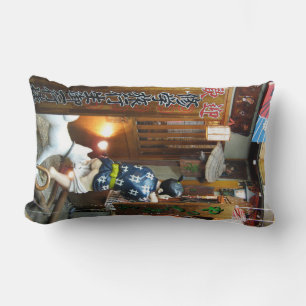 Japanse Humor - Dog Pulling Pants Down Kussen