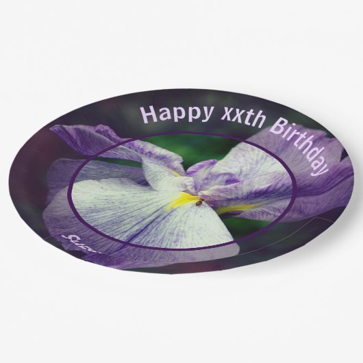 Japanse Iris Bloem Gepersonaliseerde Verjaardagsfe Papieren Bordje (Gekanteld)