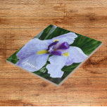 Japanse Iris Bloom Floral Tegeltje<br><div class="desc">Keramische tegel die het foto-afbeelding van een Japans Iris blok met paarse,  witte,  en gele petale kleuren kenmerkt. Een mooi,  bloemetjesontwerp! Selecteer de grootte van uw tegel. Maakt een  keukentochtje!</div>