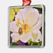 Japanse keet op witte roze metalen ornament (Links)