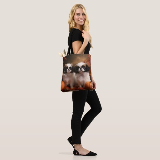 Japanse kin puppy herfst verrukking pompoen tote bag (Op model)