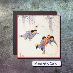 Japanse kinderen die grote sneeuwballen rollen