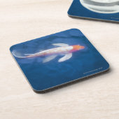 Japanse koivissen in vijver, hooghoekig uitzicht bier onderzetter (Linkerzijde)