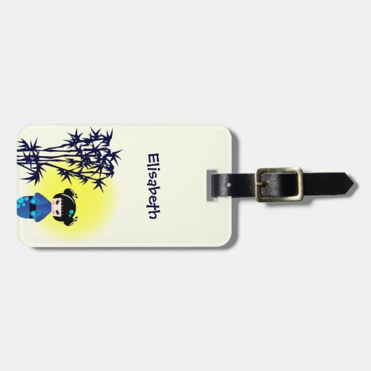 Japanse kokeshi-pop bij bamboo tijdens zonsopgang bagagelabel (Voorkant horizontaal)