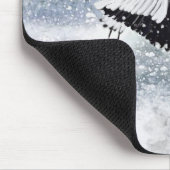 Japanse rode kraan vliegend op sneeuw muismat (Hoek)