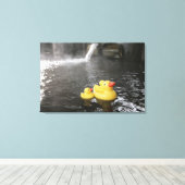 Japanse Rubber Duckies Canvas Afdruk (Insitu (Houten vloer))