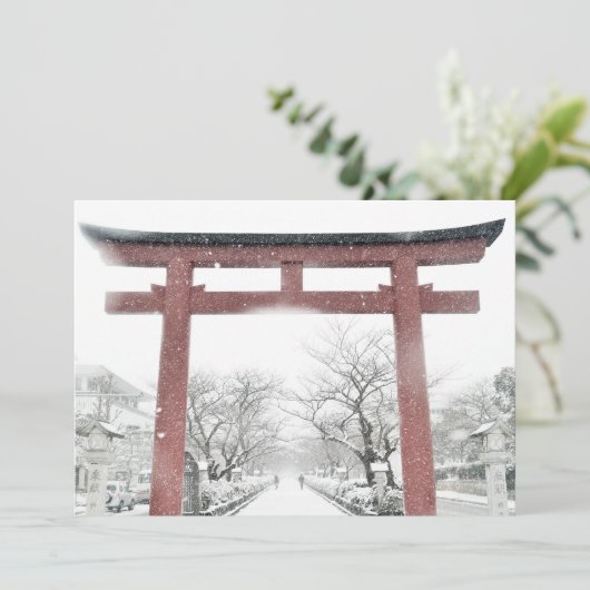 Japanse Torii-poort in winteruitnodiging Kaart (Staand voorkant)