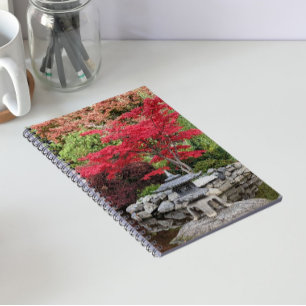 Japanse Tuinlantaarn en Rode Esdoornbladeren Notitieboek